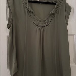 Daniel Rainn Green Smocked Cap Sleeve Blouse